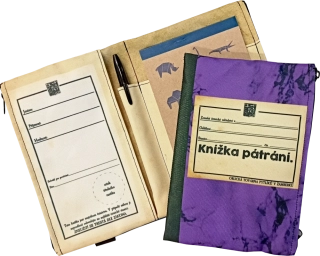 ČETNICKÁ KNÍŽKA PÁTRÁNÍ - Kapesní organizér KEŠEŇ